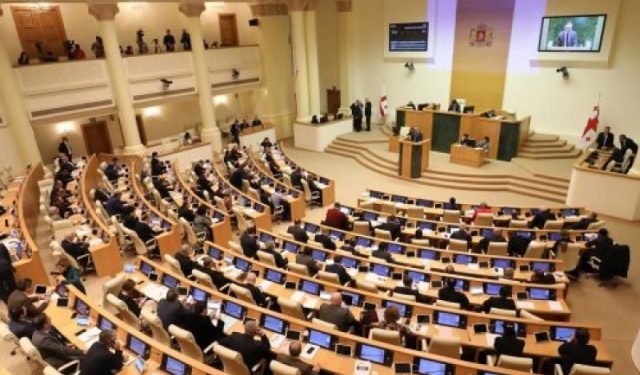 4 Members of Alliance of Patriots Enter Parliament amid Opposition Boycott