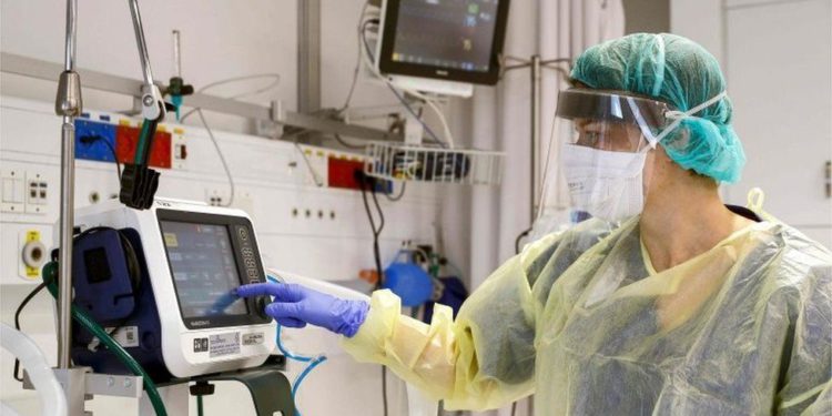 Tel Aviv Hospital Cures 29 of 30 COVID-19 Patients in Days