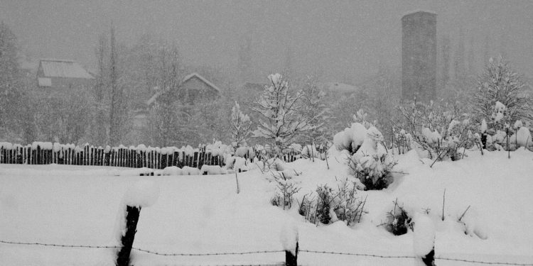 Watching Snow Fall: Etseri, Svaneti