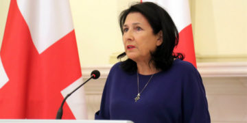 President Calls on Parliament Not to be ‘Tempted by One-party Rule’