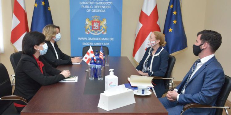 US Embassy: We Are Concerned about Politicized Attacks on Public Defender’s Office