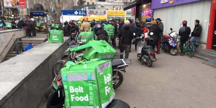 HRW: Poor Working Conditions at App-Based Jobs in Georgia