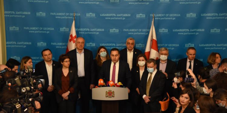 Opposition MPs Go to Parliament