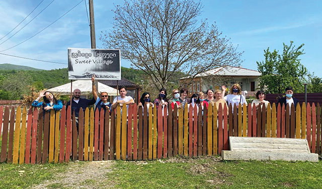 USAID YES-Georgia Program  ‘Buzz Georgia BUS’ Makes a Buzz Telling Local Women They Can Be Successful Women Entrepreneurs