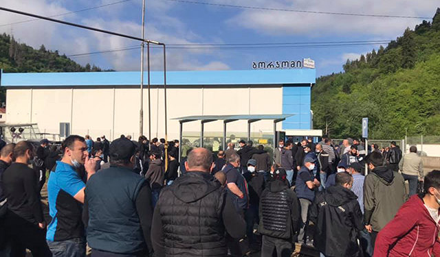 Borjomi Workers Strike for Better Pay