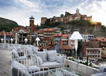 Eateries to Host Customers on Weekends in Open Spaces