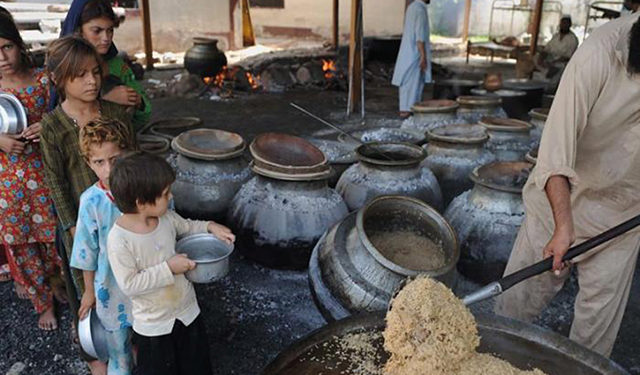 State stores are open for subsidized food only from 6-8 AM, and only a certain amount of cotton and sunflower oil, sugar, and rice is available per person per month. Source: asianews.it