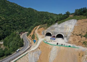 Due to Landslides Near Rikoti Tunnel, Landmass Collapses on Road