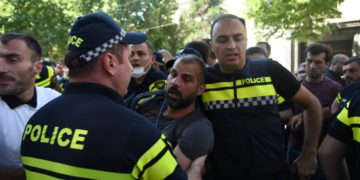MIA Detains 3 People Accused of Assaulting Journalists