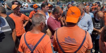 Cleaning & Waste Management Service Workers Stop Strike