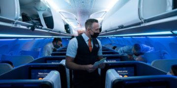 COVID: the US Opens Up to Fully Vaccinated Travelers