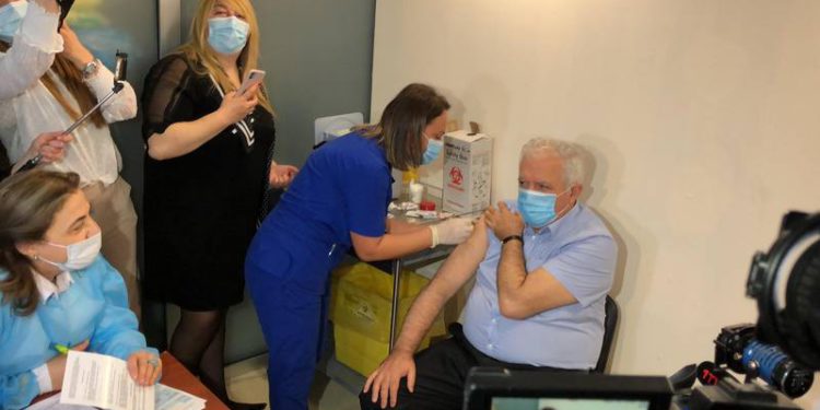 Amiran Gamkrelidze Gets Booster Does with Pfizer Vaccine