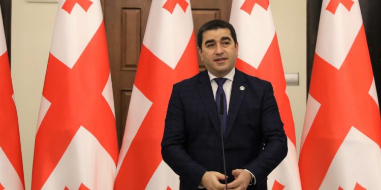 Speaker of Parliament Awards Employees with 25 Years of Experience in Parliament