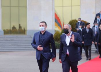 PM Sees Off Prime Minister of Republic of Armenia from Tbilisi Int’l Airport