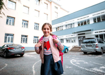 Elene Qochua, student, Tbilisi Experimental School No. 1. With nearly 3000 pupils and three buildings to heat, Principal Giorgi Shavladze is expecting to save vastly on energy bills with the EU-funded modernization