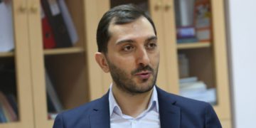 Kulumbegov Notes Only Way to Protect Oneself from Omicron is to Get Vaccinated and Wear Facemask