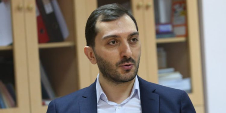 Kulumbegov Notes Only Way to Protect Oneself from Omicron is to Get Vaccinated and Wear Facemask