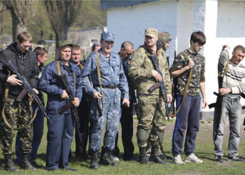 A Ukrainian territorial defense battalion, made up of civilian volunteers, trains at a base outside the city of Dnipro in 2015. Source: Nolan Peterson/Coffee or Die Magazine