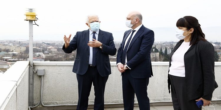 Minister of Health Visits Lugar Center for Public Health Research