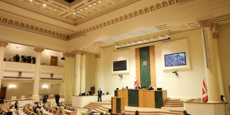 Parliament Endorses Changes to Law on Medicine and Pharmaceutical Activity