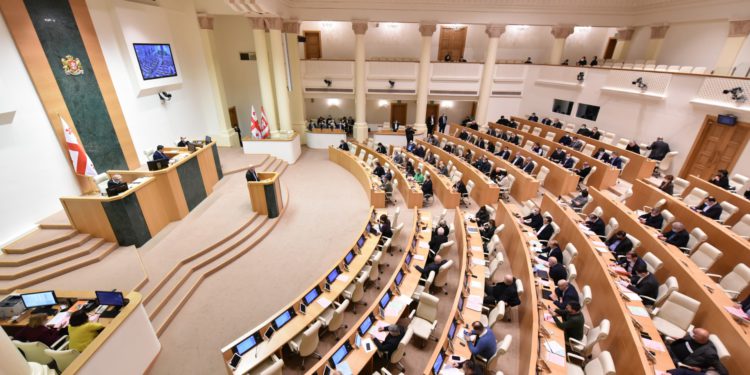 State Flags shall be Hoisted on Kindergartens and Schools