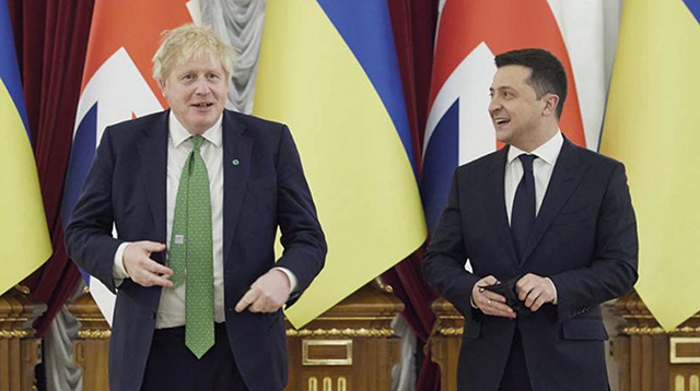 Ukrainian President Volodymyr Zelensky, right, and British Prime Minister Boris Johnson attend their meeting at the Mariinsky Palace in Kyiv, Ukraine, on February 1. Source: EPA - EFE/Presidential Press Service