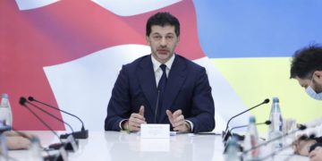 Tbilisi Mayor: Season Travel Passes to be Merged with Bank Cards from May