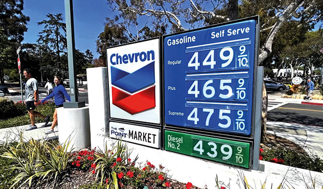 The American people feel OK right now with unemployment going down and the salaries going up, the keeping up of the tolerable standard of living. But God forbid the situation in Ukraine has a negative effect on their good life. Photo by Jerome