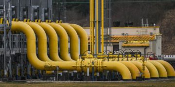 Russia Cuts off Gas Supplies to Poland