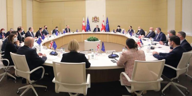 Gov’t Commission Discusses Next Steps for Official EU Membership Application