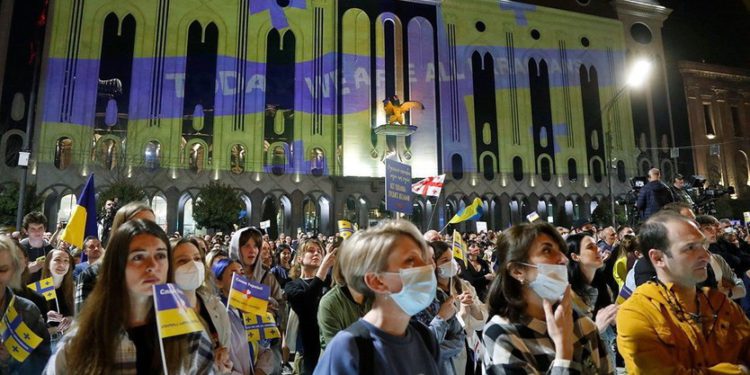 The Economist: ქართველი ხალხი მხარს უჭერს უკრაინას, მაგრამ მისი მთავრობა ყოყმანობს