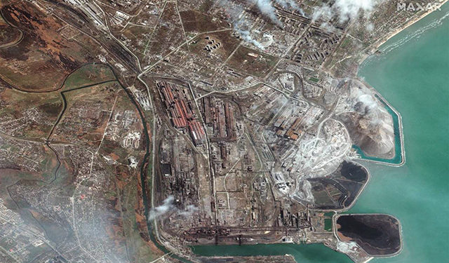 Mazar imagery of mariupol under siege with the “Azovstal” factory in the center. Many estimates put the destruction of the city between 75% to as much as 95%. Source: Maxar Tech/AFP/Getty Images