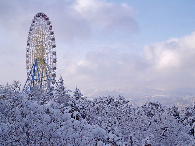 Mtatsminda Park, Tbilisis ferris wheel. Source: SkyscraperCity
