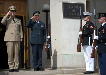 US' Admiral Mullen and General Göranson. Source: Wikiwand