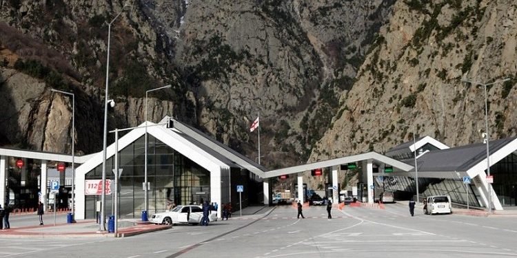 Kazbegi Customs Checkpoint Temporarily Closed Due To Bad Weather