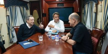 Macron, Scholz and Draghi Arrive in Kyiv for Historic Visit