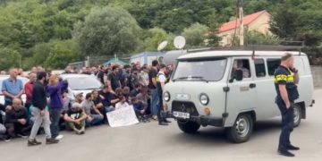 Trade Unions of Metallurgists, Miners & Chemists Join Striking Employees of Borjomi
