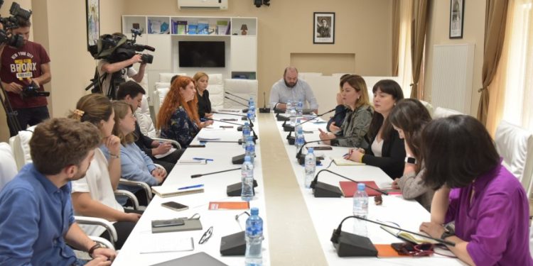 Meetings of Parliamentary Opposition with NGOs Concerning 12 Points Determined by EU