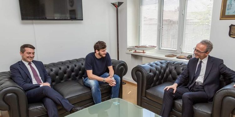 Italian Ambassador Meets with Footballer Khvicha Kvaratskhelia, Wishes Success in Serie A