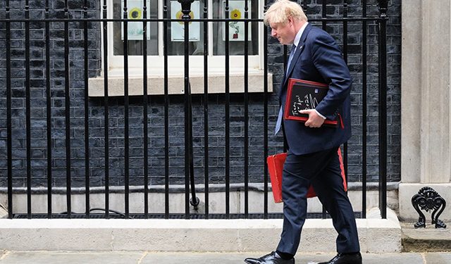 Dominic Nicholls on Britain Dropping Johnson and Ukraine’s Fight to Survive