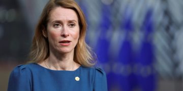 Estonian PM: Time to End Tourism from Russia – Now