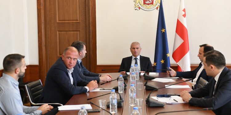 Procedural Issues and Rules Committee Approves Open Voting for Public Defender