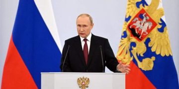 Putin Signs Treaties to Annex Ukrainian Lands