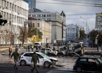 Ukrainian Officials Urge People to Stay in Shelters in Kyiv as Explosions Continue
