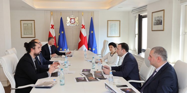 Meeting Takes Place at Chancellary on Concert Program of World Class Stars