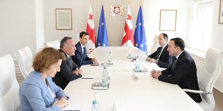 PM Meets with TAV Airports CEO Discusses Prospective Future Cooperation