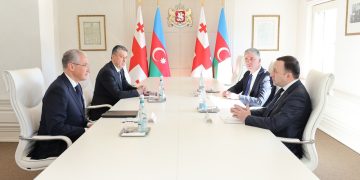 PM Meets with Minister of Ecology and Natural Resources of Republic of Azerbaijan, Discusses Strategic Cooperation