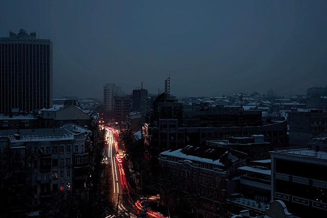 Kyiv goes dark after critical civil infrastructure was hit by Russian missile attacks across Ukraine, on November 23. (Vladyslav Sodel/Reuters)