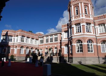 The entrance to the Chateau’s event space. Photo by Mike Godwin