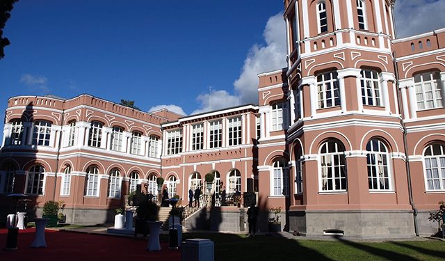 The entrance to the Chateau’s event space. Photo by Mike Godwin